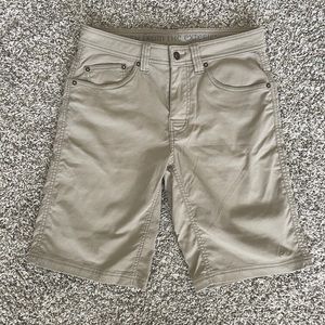 Prana Brion short